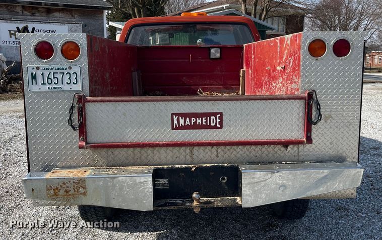 image for item LA9821 1983 GMC C2500  Crew Cab utility bed pickup truck