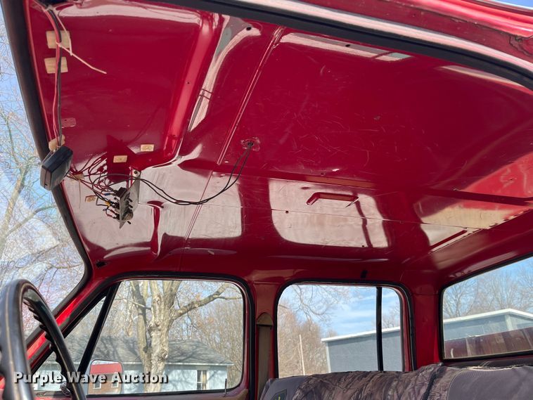 image for item LA9821 1983 GMC C2500  Crew Cab utility bed pickup truck