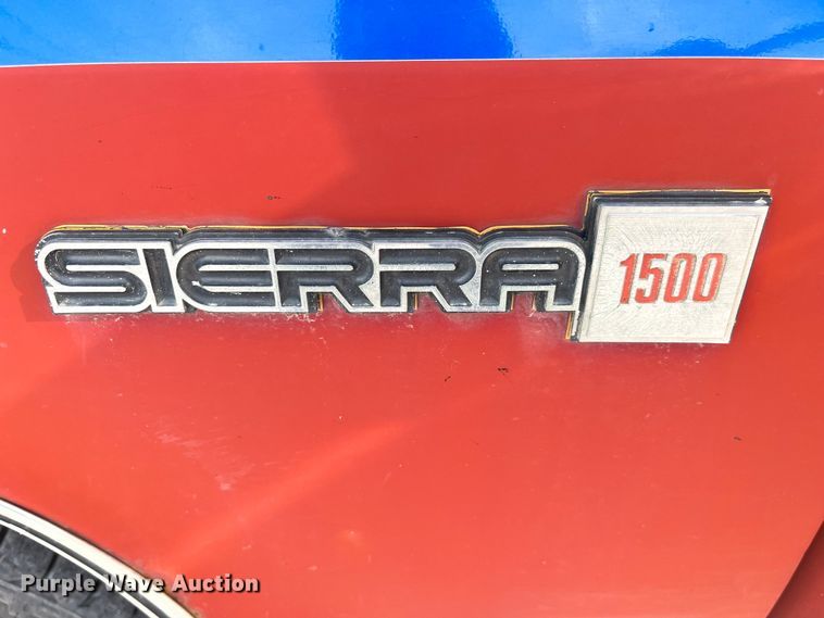 image for item LA9821 1983 GMC C2500  Crew Cab utility bed pickup truck