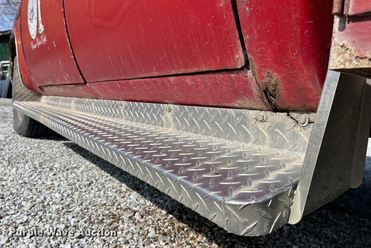 image for item LA9821 1983 GMC C2500  Crew Cab utility bed pickup truck