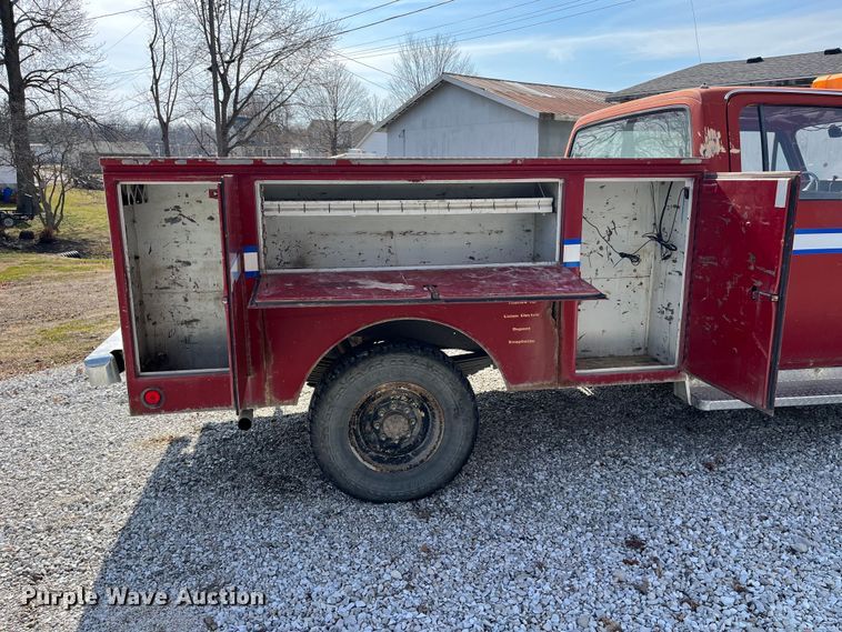 image for item LA9821 1983 GMC C2500  Crew Cab utility bed pickup truck