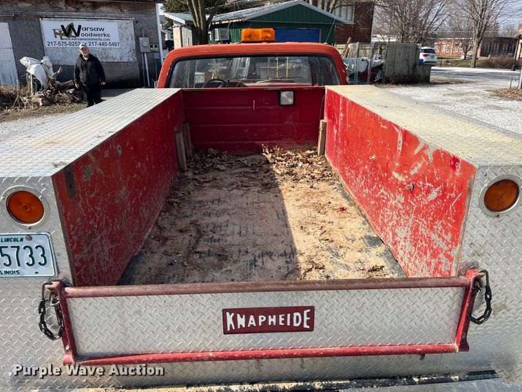 image for item LA9821 1983 GMC C2500  Crew Cab utility bed pickup truck