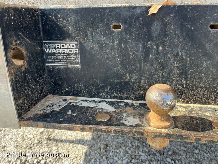 image for item LA9821 1983 GMC C2500  Crew Cab utility bed pickup truck