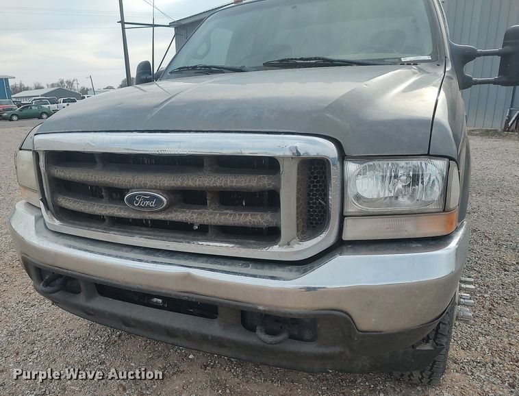 image for item LG9656 2002 Ford F350 Super Duty XLT  SuperCab pickup truck cab and chassis