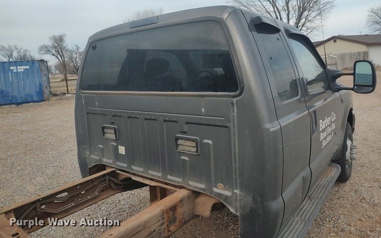 image for item LG9656 2002 Ford F350 Super Duty XLT  SuperCab pickup truck cab and chassis