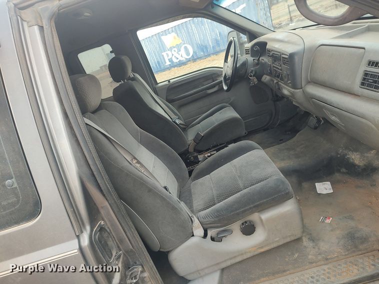 image for item LG9656 2002 Ford F350 Super Duty XLT  SuperCab pickup truck cab and chassis