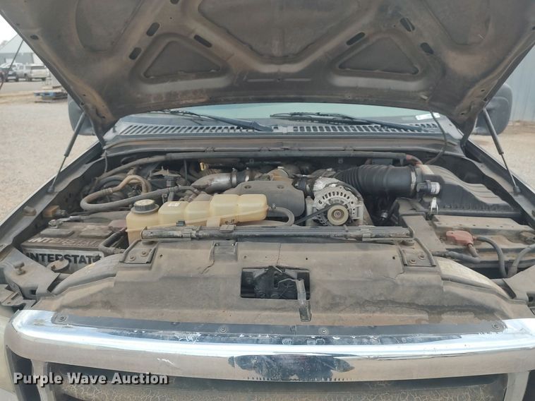 image for item LG9656 2002 Ford F350 Super Duty XLT  SuperCab pickup truck cab and chassis