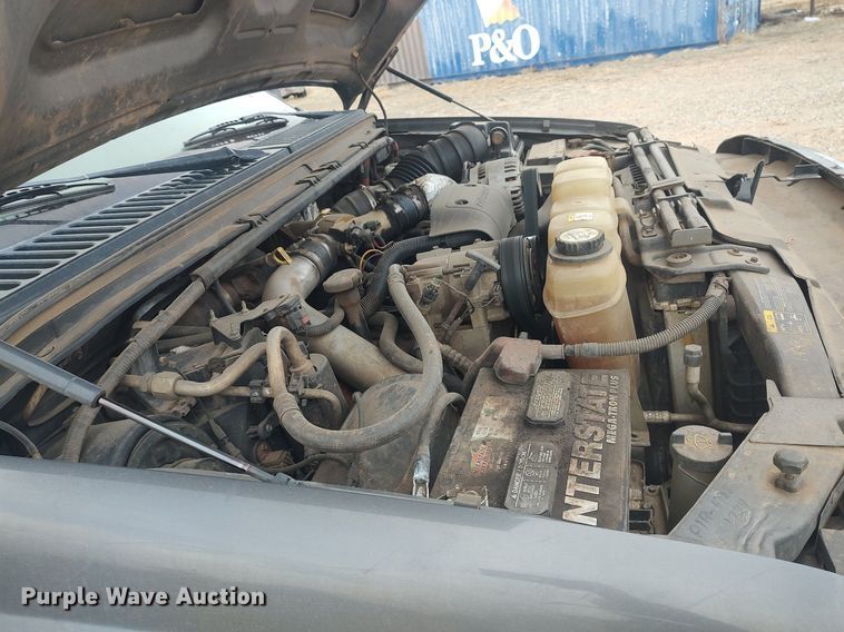 image for item LG9656 2002 Ford F350 Super Duty XLT  SuperCab pickup truck cab and chassis