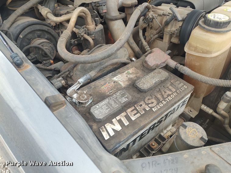 image for item LG9656 2002 Ford F350 Super Duty XLT  SuperCab pickup truck cab and chassis