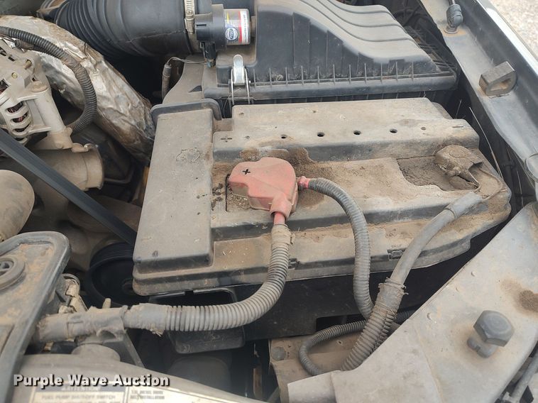 image for item LG9656 2002 Ford F350 Super Duty XLT  SuperCab pickup truck cab and chassis