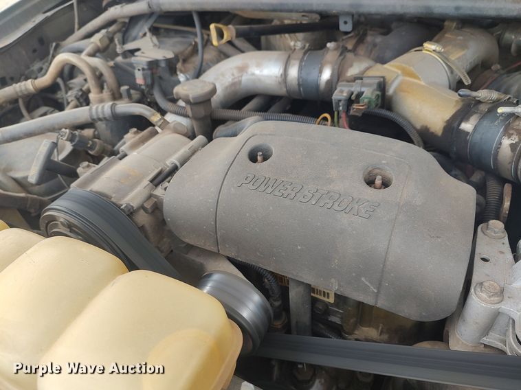 image for item LG9656 2002 Ford F350 Super Duty XLT  SuperCab pickup truck cab and chassis