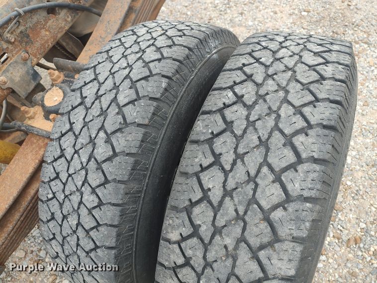 image for item LG9656 2002 Ford F350 Super Duty XLT  SuperCab pickup truck cab and chassis