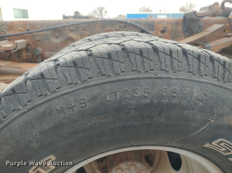 image for item LG9656 2002 Ford F350 Super Duty XLT  SuperCab pickup truck cab and chassis