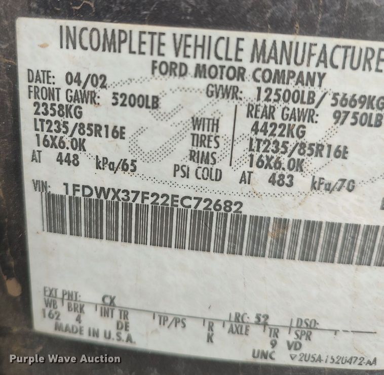 image for item LG9656 2002 Ford F350 Super Duty XLT  SuperCab pickup truck cab and chassis