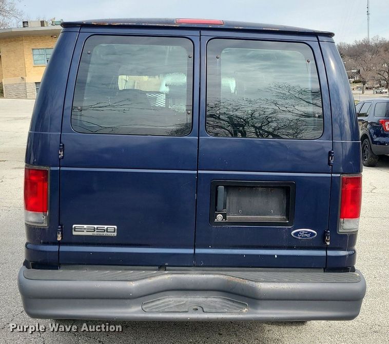 image for item LH9915 2006 Ford E350 Super Duty  van