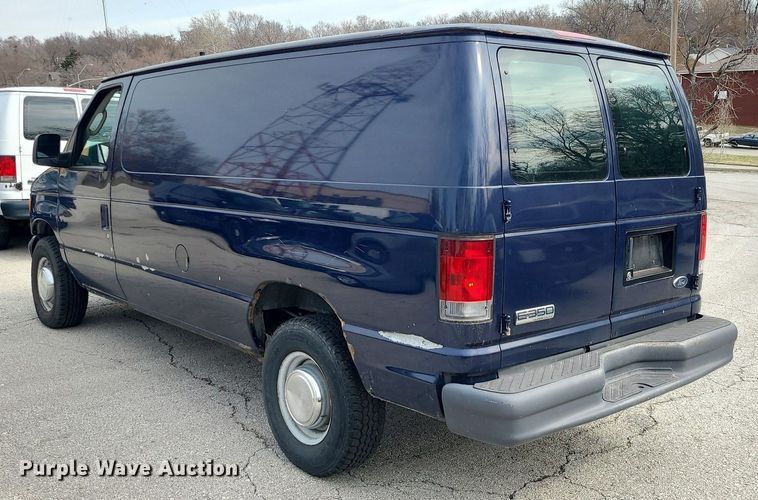 image for item LH9915 2006 Ford E350 Super Duty  van