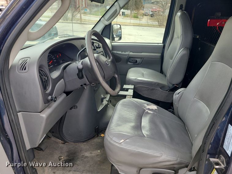 image for item LH9915 2006 Ford E350 Super Duty  van