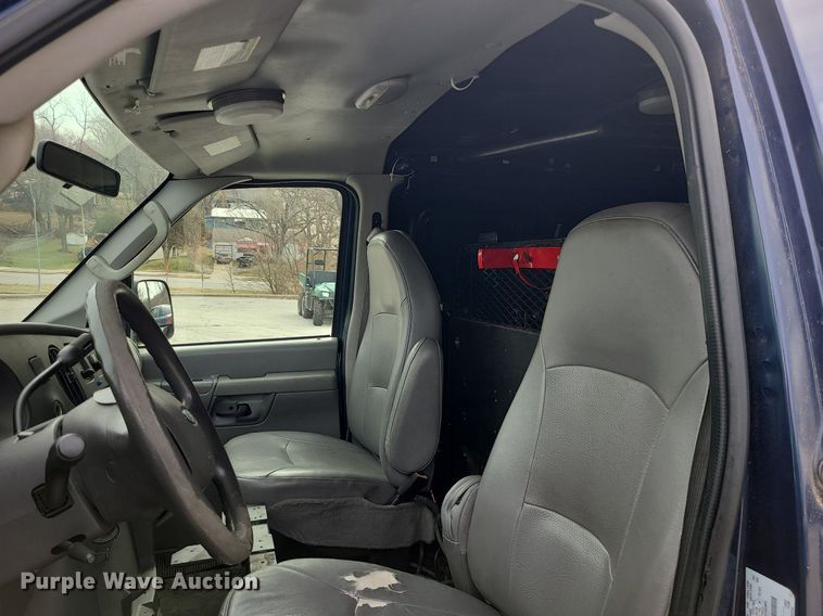 image for item LH9915 2006 Ford E350 Super Duty  van