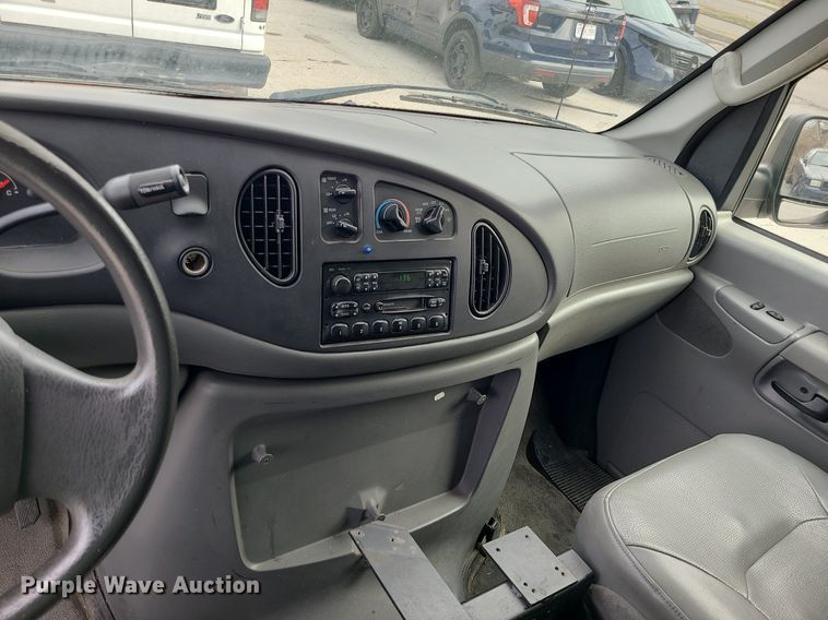 image for item LH9915 2006 Ford E350 Super Duty  van