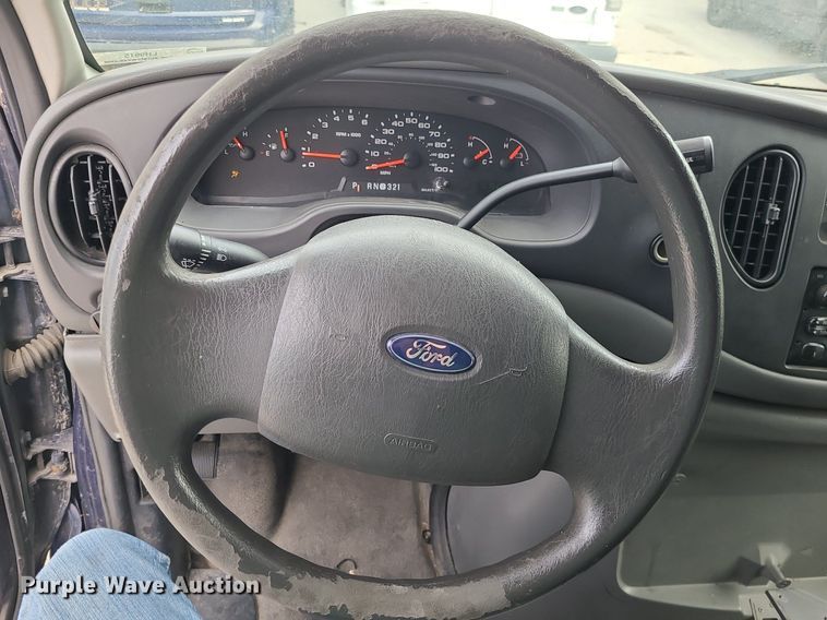 image for item LH9915 2006 Ford E350 Super Duty  van