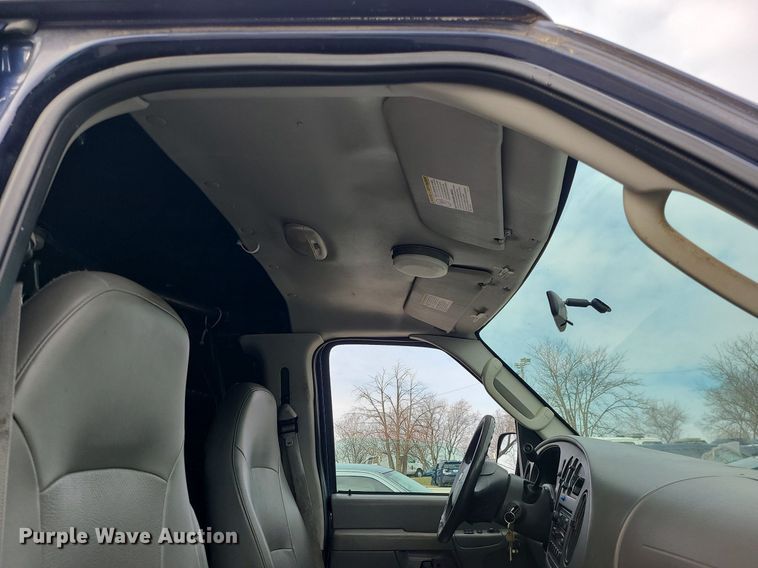 image for item LH9915 2006 Ford E350 Super Duty  van