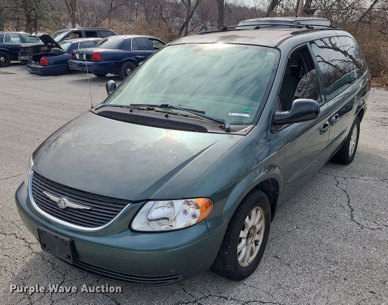 image for item LH9916 2003 Chrysler Town & Country LX  van