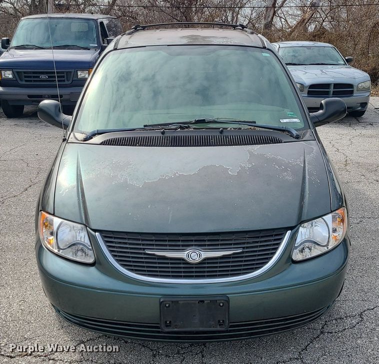 image for item LH9916 2003 Chrysler Town & Country LX  van