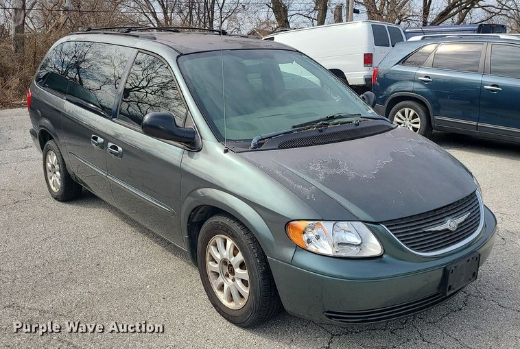 image for item LH9916 2003 Chrysler Town & Country LX  van