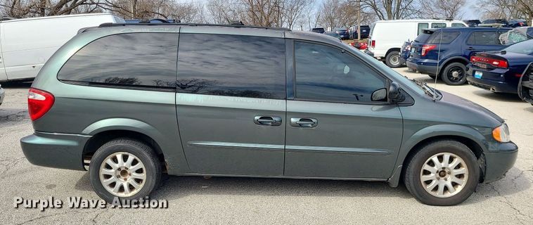 image for item LH9916 2003 Chrysler Town & Country LX  van