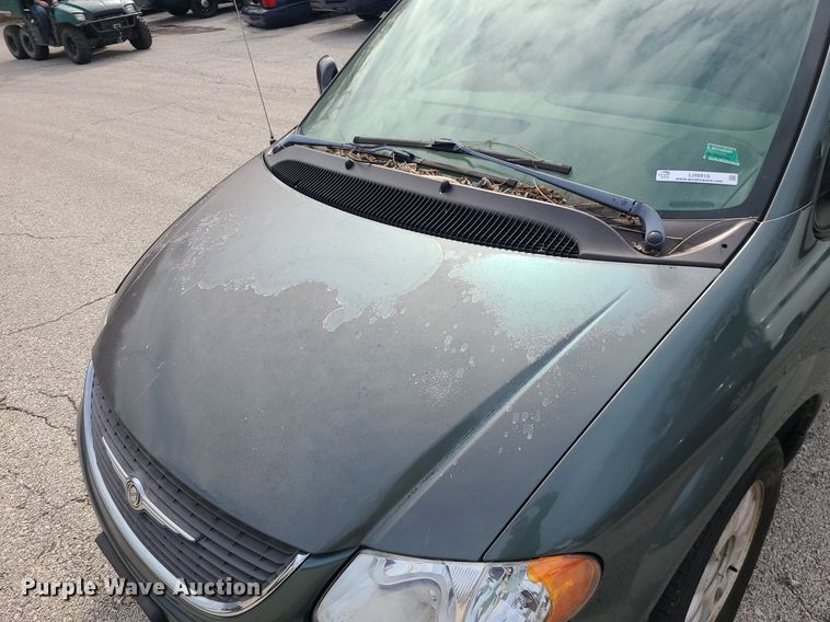 image for item LH9916 2003 Chrysler Town & Country LX  van