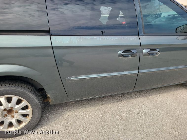 image for item LH9916 2003 Chrysler Town & Country LX  van