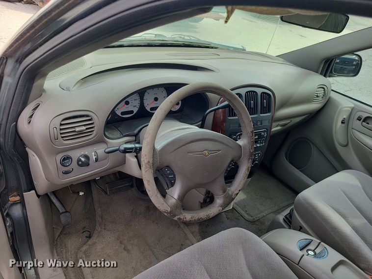 image for item LH9916 2003 Chrysler Town & Country LX  van