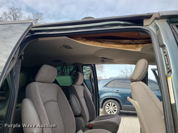 image for item LH9916 2003 Chrysler Town & Country LX  van