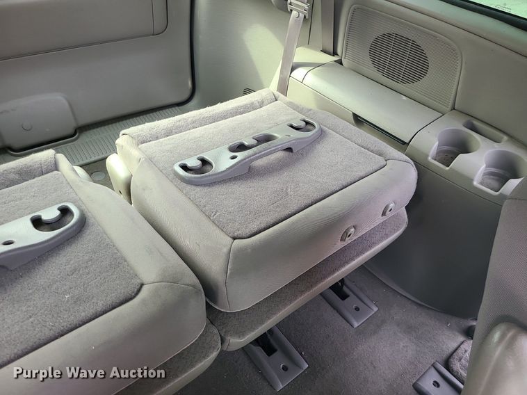 image for item LH9916 2003 Chrysler Town & Country LX  van