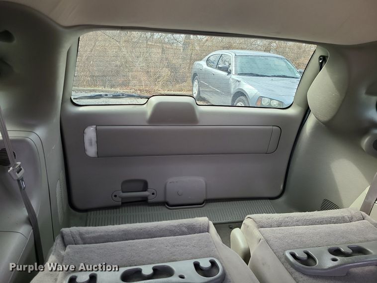 image for item LH9916 2003 Chrysler Town & Country LX  van