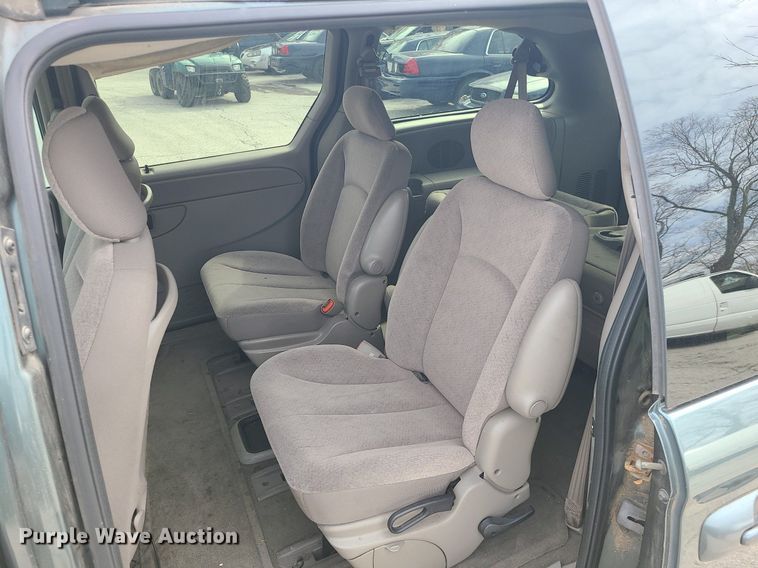 image for item LH9916 2003 Chrysler Town & Country LX  van