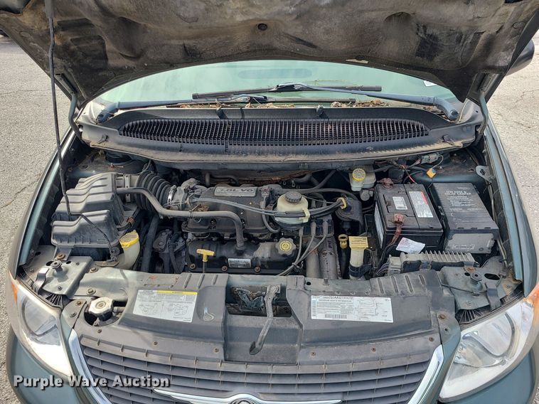 image for item LH9916 2003 Chrysler Town & Country LX  van