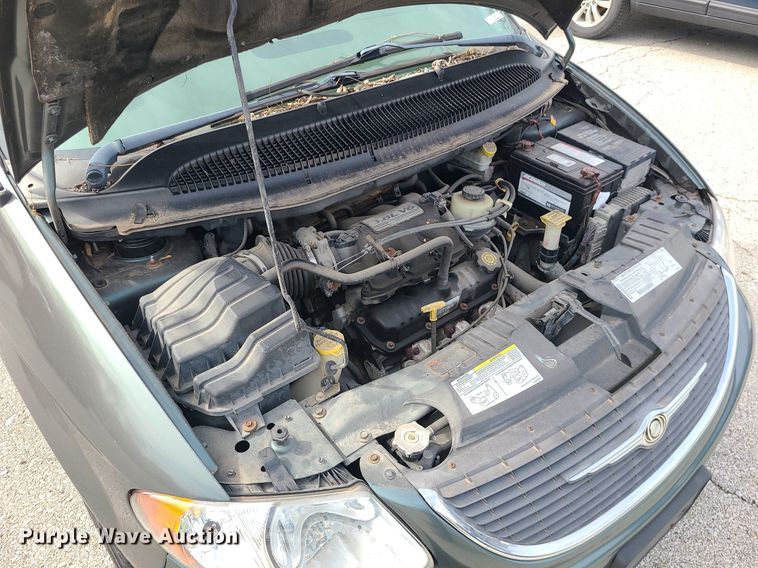 image for item LH9916 2003 Chrysler Town & Country LX  van