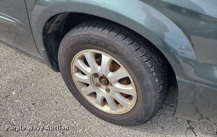 image for item LH9916 2003 Chrysler Town & Country LX  van