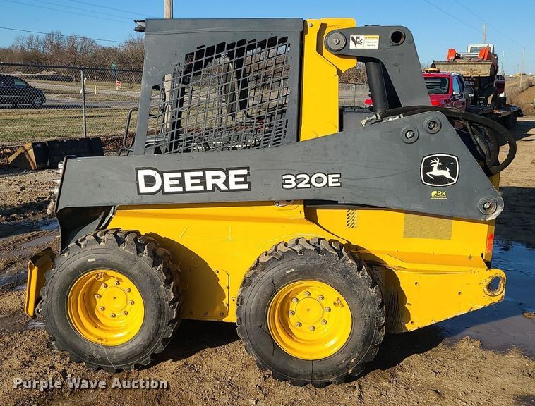 image for item LH9932 2014 John Deere 320E  skid steer loader