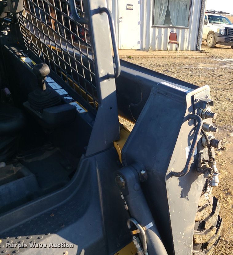 image for item LH9932 2014 John Deere 320E  skid steer loader
