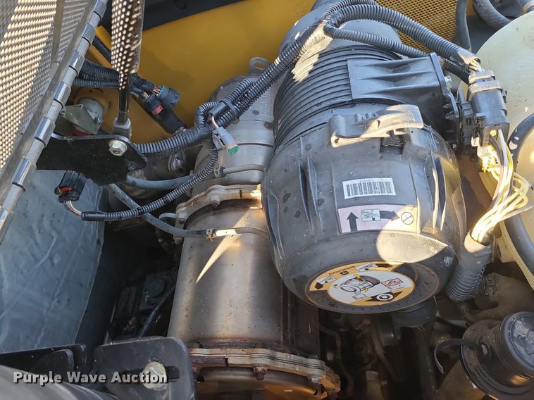 image for item LH9932 2014 John Deere 320E  skid steer loader