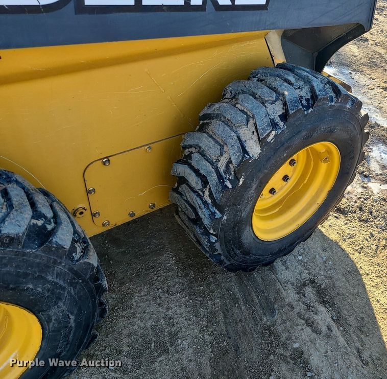 image for item LH9932 2014 John Deere 320E  skid steer loader