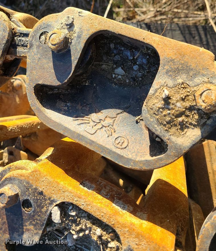 image for item LH9934 Steel over the tire skid steer tracks