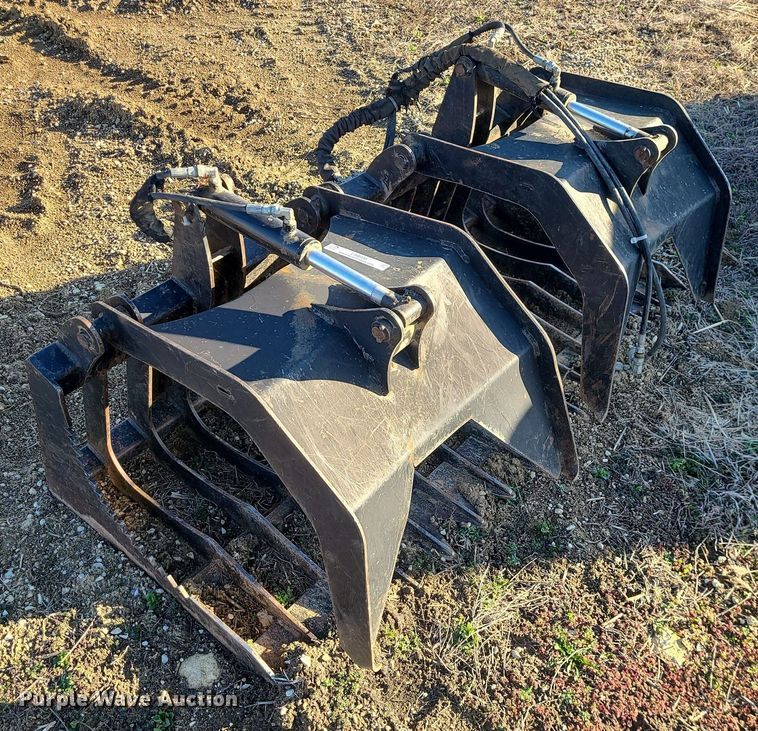 image for item LH9935 66" W skid steer grapple bucket