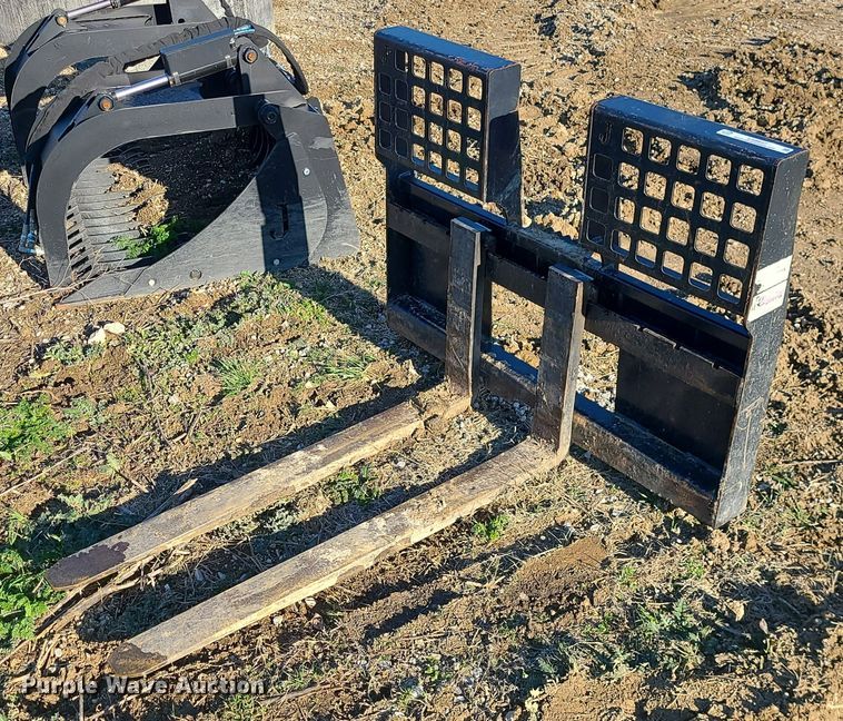 image for item LH9937 Skid steer forks