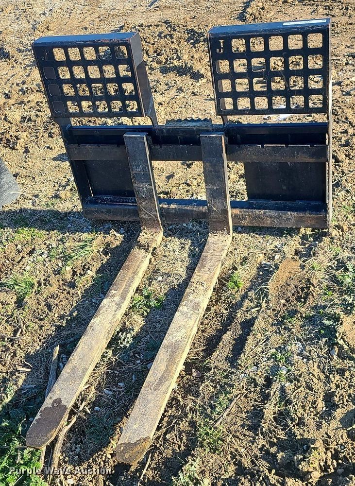 image for item LH9937 Skid steer forks