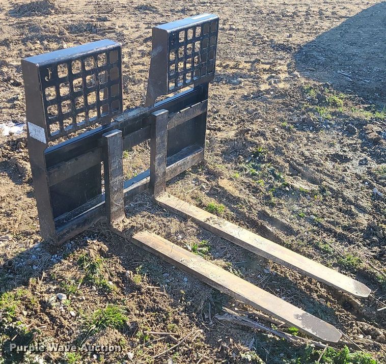 image for item LH9937 Skid steer forks