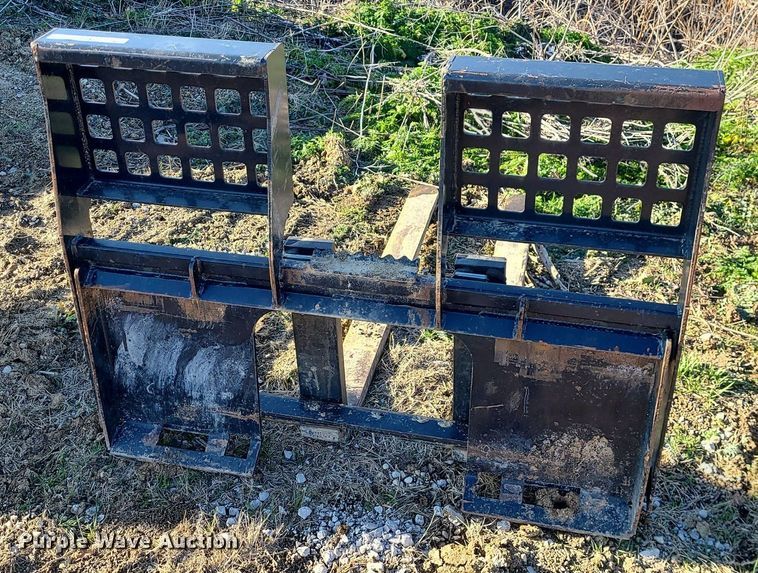 image for item LH9937 Skid steer forks