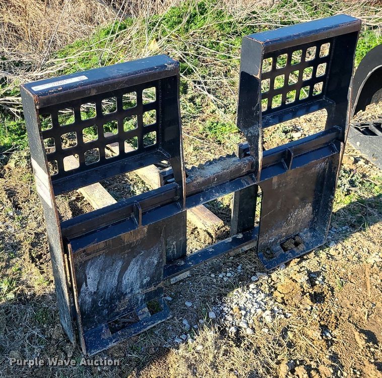 image for item LH9937 Skid steer forks